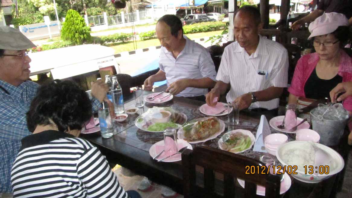 Lunch_at_Malee 03.JPG 108.6K